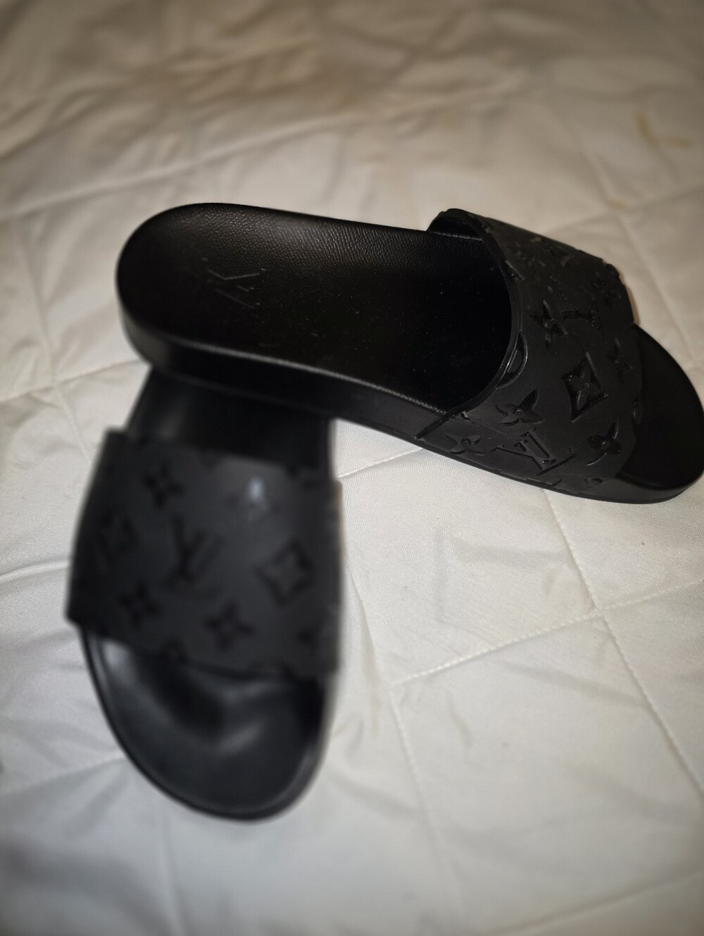 Women's Black Designer Monogram Slide Sandals LV LIKE NEW - Picture 3 of 3